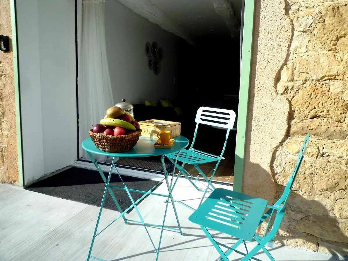 Gite Le Predaiou 4 Personnes Montrozier Apartmán